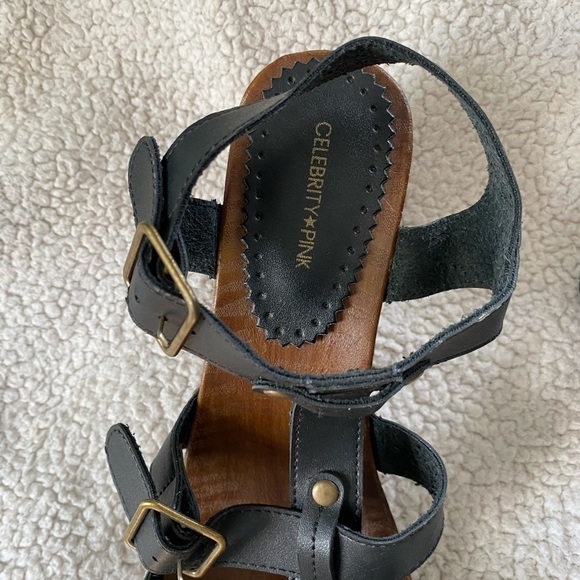Retro style sandals with adjustable straps and block heel Size: 10 - XL - Picture 6 of 11